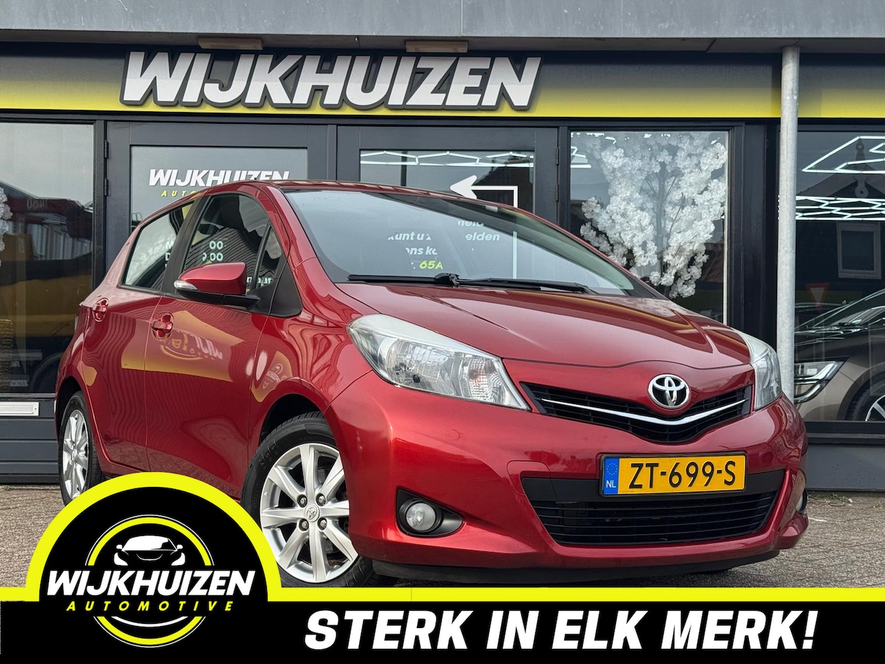Toyota Yaris - 1.3 VVT-i Dynamic met Airco !!! Navigatie !!! Camera !!! Nieuwstaat !!! - AutoWereld.nl