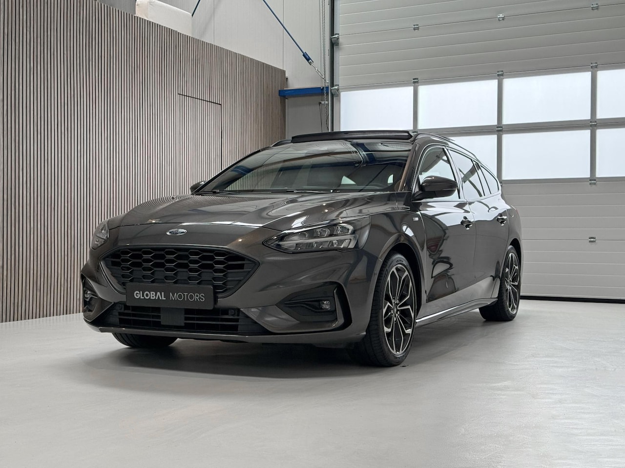 Ford Focus Wagon - 1.0 EcoBoost ST Line Business - NL AUTO - PANORAMADAK - BANG & OLUFSEN - ADAPTIEVE CRUISE - AutoWereld.nl