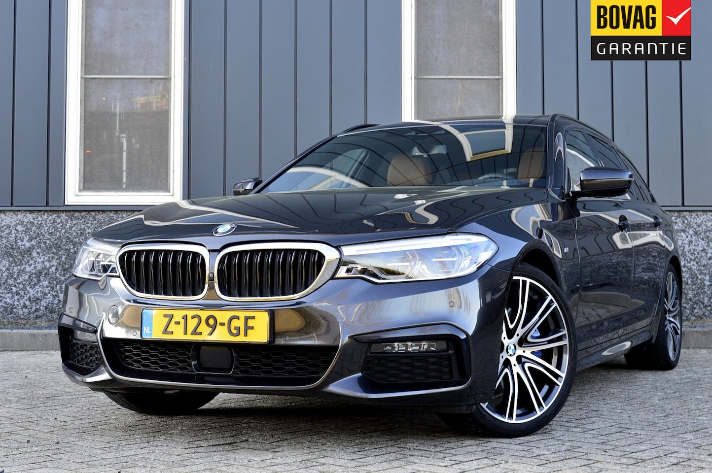 BMW 5-serie Touring - 530i M-Sport Rijklaarprijs-Garantie Panoramadak Leder Interieur Led Head-Up Trekhaak - AutoWereld.nl