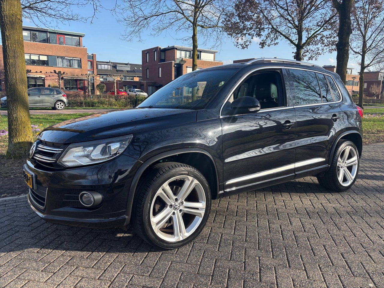 Volkswagen Tiguan - 1.4 TSI R-Line Edition 1.4 TSI R-Line Edition - AutoWereld.nl
