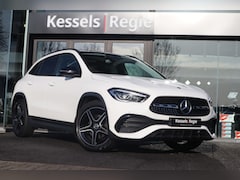 Mercedes-Benz GLA-Klasse - 200 AMG Night Pano Ambient HuD El.Haak CarPlay 19” Sensoren Stoelverwarming