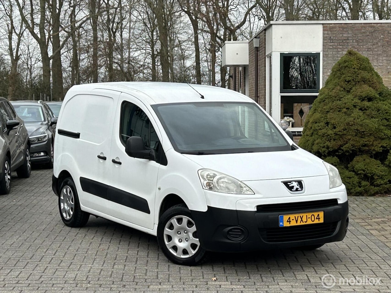 Peugeot Partner - bestel 120 1.6 HDI L1 XT | Airco | Trekhaak - AutoWereld.nl