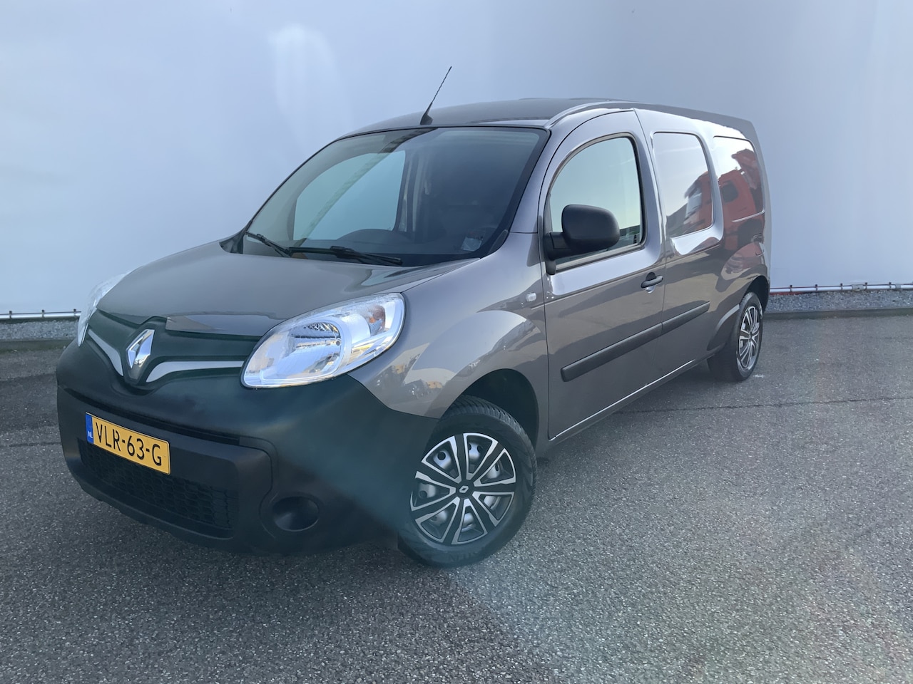Renault Kangoo - 1.5 Blue dCi 95 Comfort Maxi Airco Cruise Trekhaak 1050 kg Extra Deur Sloten Euro 6 - AutoWereld.nl