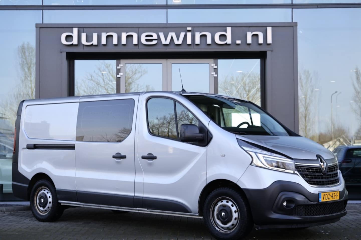 Renault Trafic - 2.0 DCI L2H1 120PK LED*CRUISE*BLUETOOTH - AutoWereld.nl