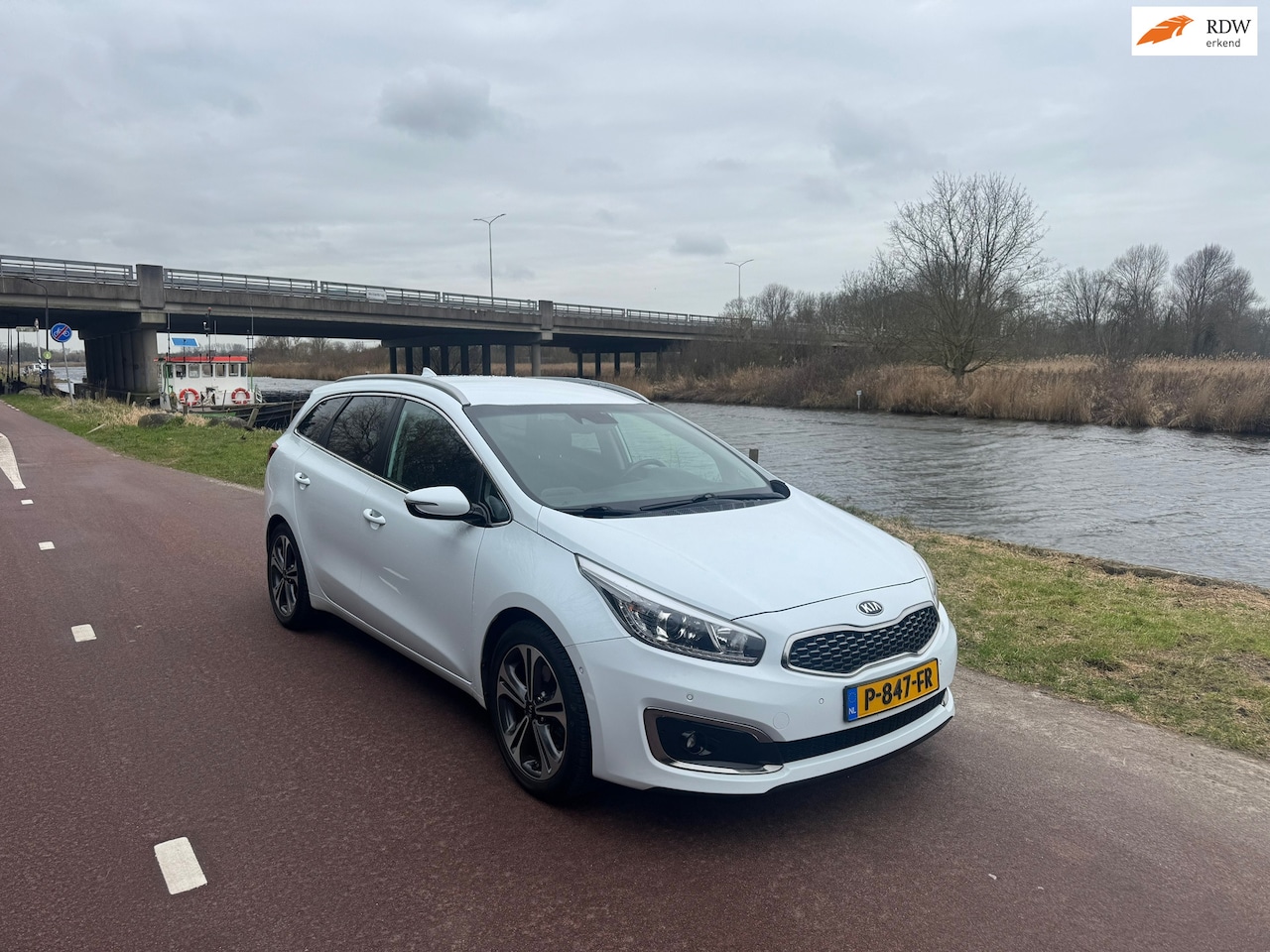 Kia Cee'd Sportswagon - 1.6 GDI DynamicLine |Full Option|Luxe| - AutoWereld.nl