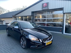 Volvo S60 - 1.6 T3 R-Design Trekhaak, Airco, Leren bekleding, inclusief jaar apk en afleverbeurt