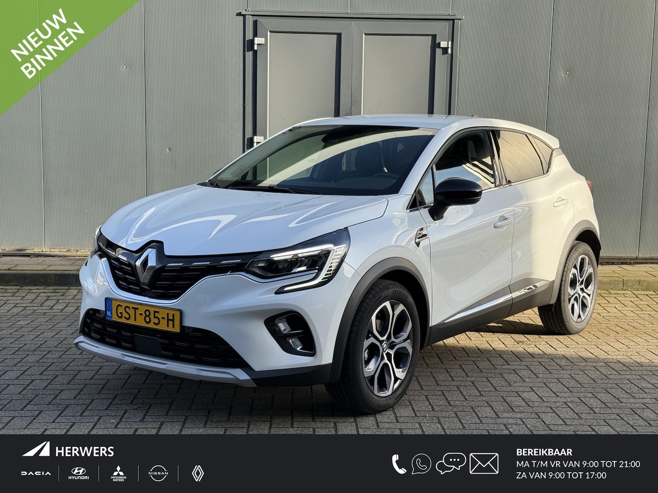 Renault Captur - 1.3 TCe 140 Intens / Navigatie / Stoelverwarming / 1500 kg trekgewicht / Stuurverwarming / - AutoWereld.nl