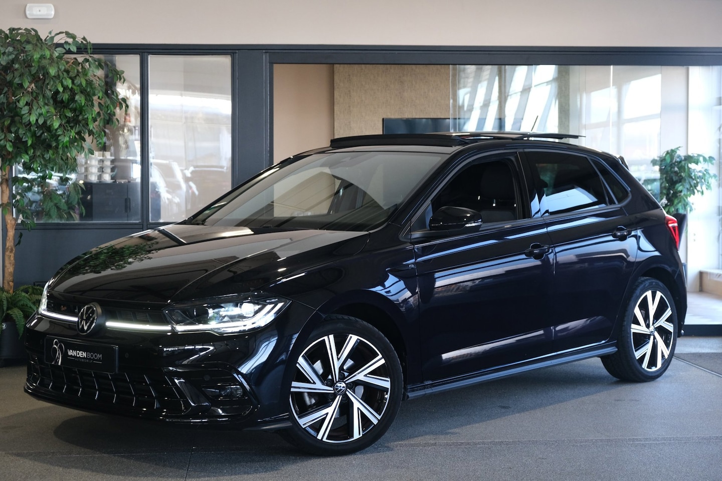 Volkswagen Polo - 1.0 TSI 2x R-Line Pano Cam IQ Led Navi ACC Virtual Kessy - AutoWereld.nl