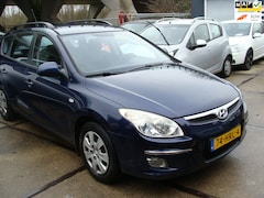 Hyundai i30 CW - 1.6i Dynamic st bekr airco elek pak nap apk