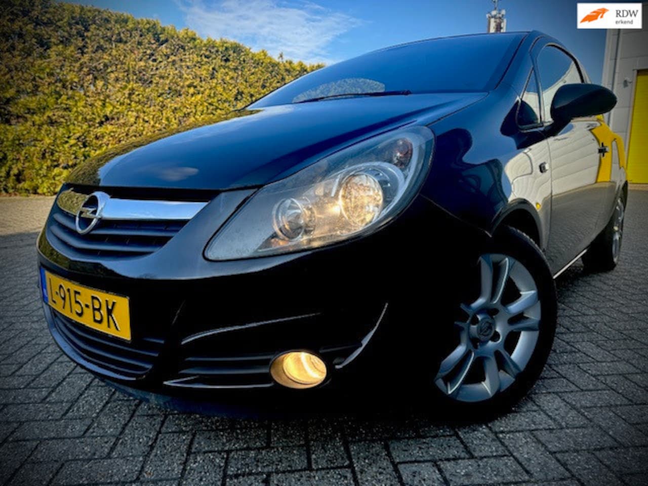 Opel Corsa - 1.2-16V Selection 1.2-16V Selection, climatronic, apk, 16 inch, distributie vervangen - AutoWereld.nl
