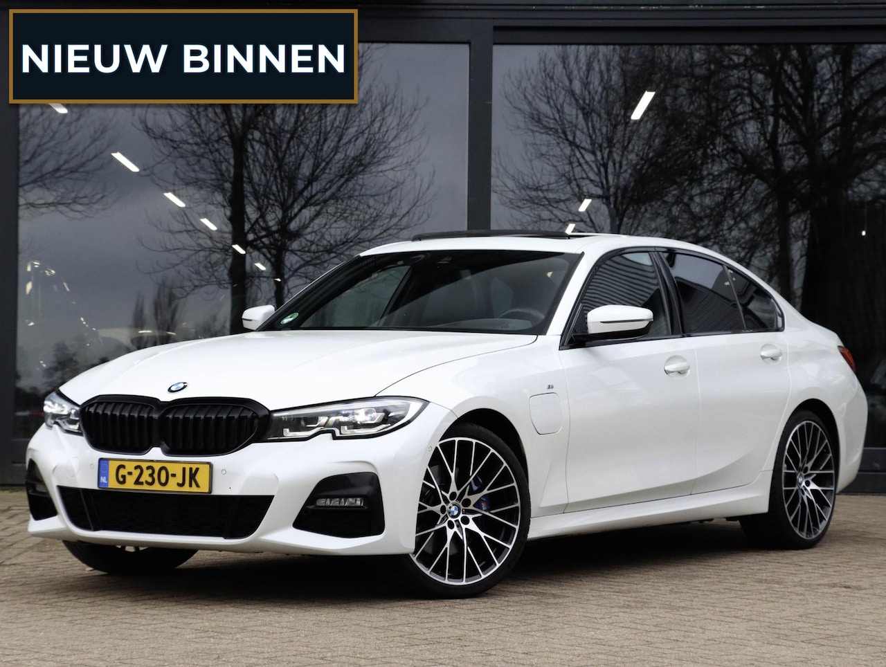 BMW 3-serie - 330e eDrive Edition 292PK M Sport | Schuifdak | Camera - AutoWereld.nl