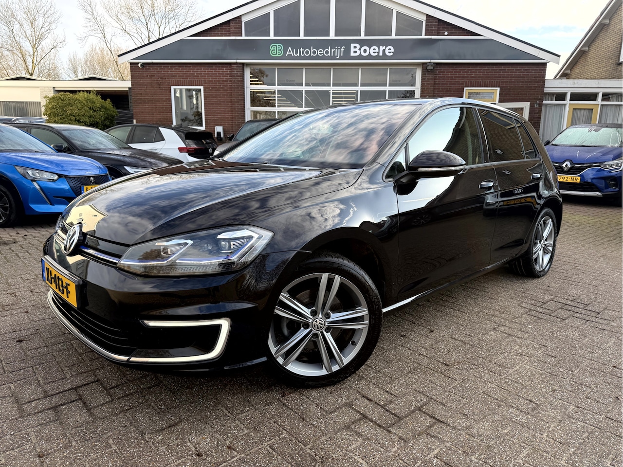 Volkswagen e-Golf - e-Golf SOH 90.2%, Leer, Camera, 17''Lmv - AutoWereld.nl