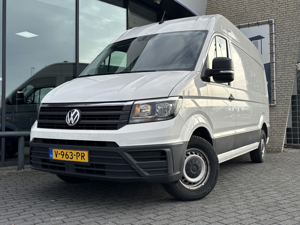 Volkswagen Crafter - 35 2.0 TDI L3H3*A/C*CRUISE*HAAK*CAM* - AutoWereld.nl