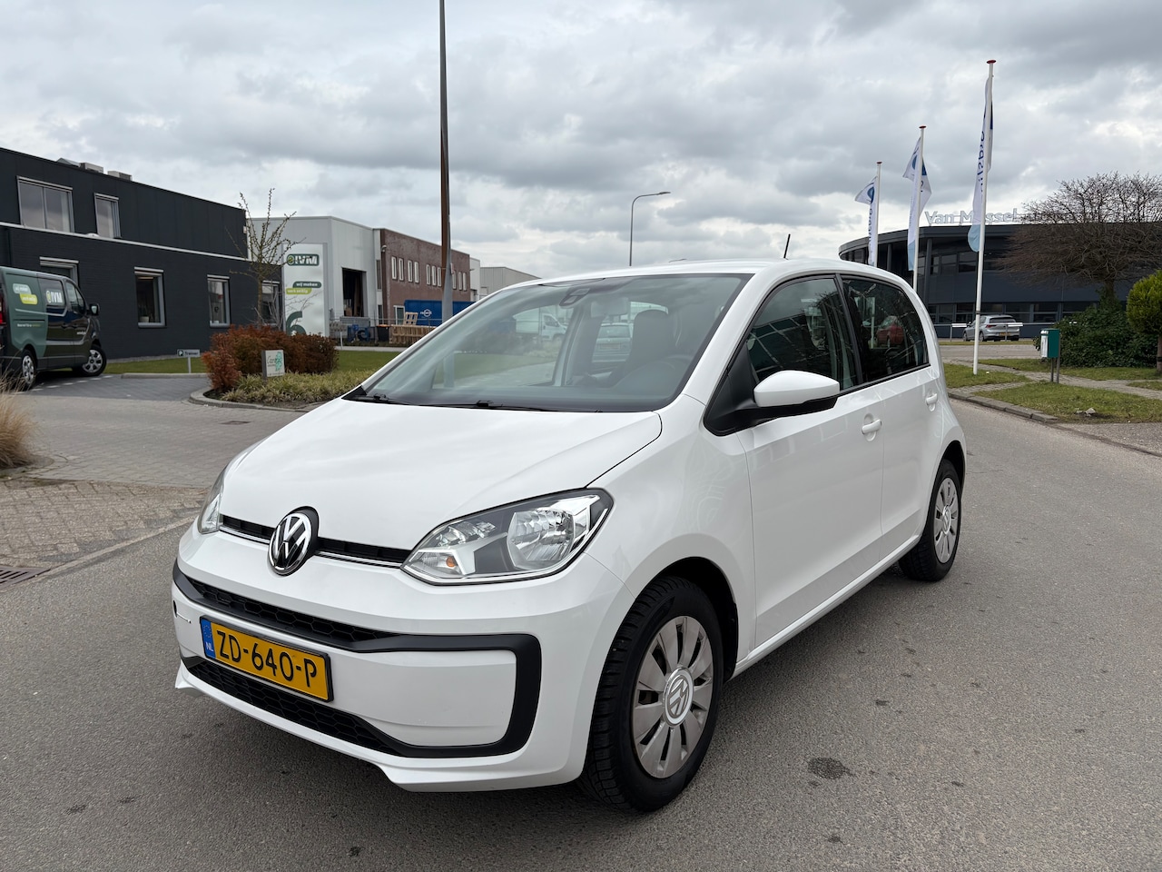 Volkswagen Up! - 1.0 BMT move up! 5 deurs Hatchback - AutoWereld.nl