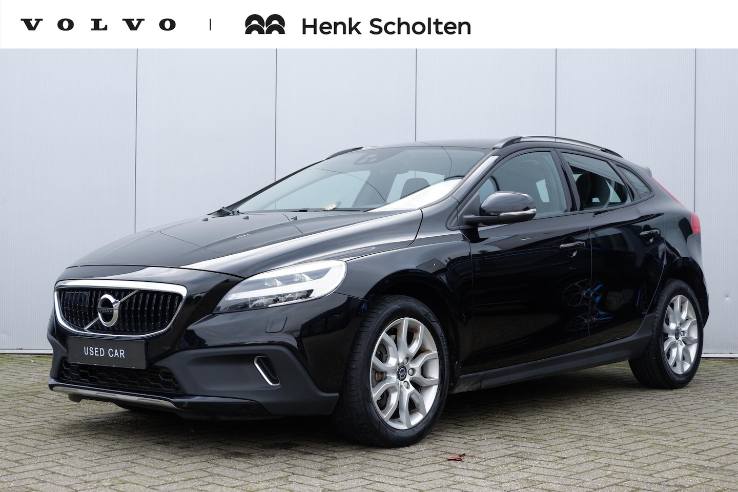 Volvo V40 Cross Country - 2.0 D3 Summum Verwarmbare stoelen voor & achter, 17” Lichtmetalen velgen, Park Assist acht - AutoWereld.nl