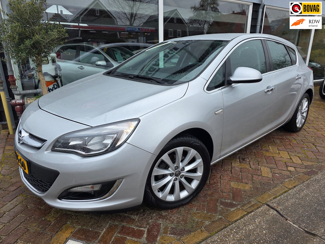 Opel Astra - 1.4 Turbo Sport 1.4 Turbo Sport,lage km,automaat,camera - AutoWereld.nl