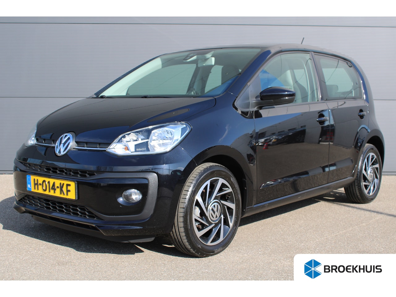 Volkswagen Up! - 1.0 BMT high | Airconditioning | Cruise control | Lichtmetaal | Parkeersensoren | Bluetoot - AutoWereld.nl