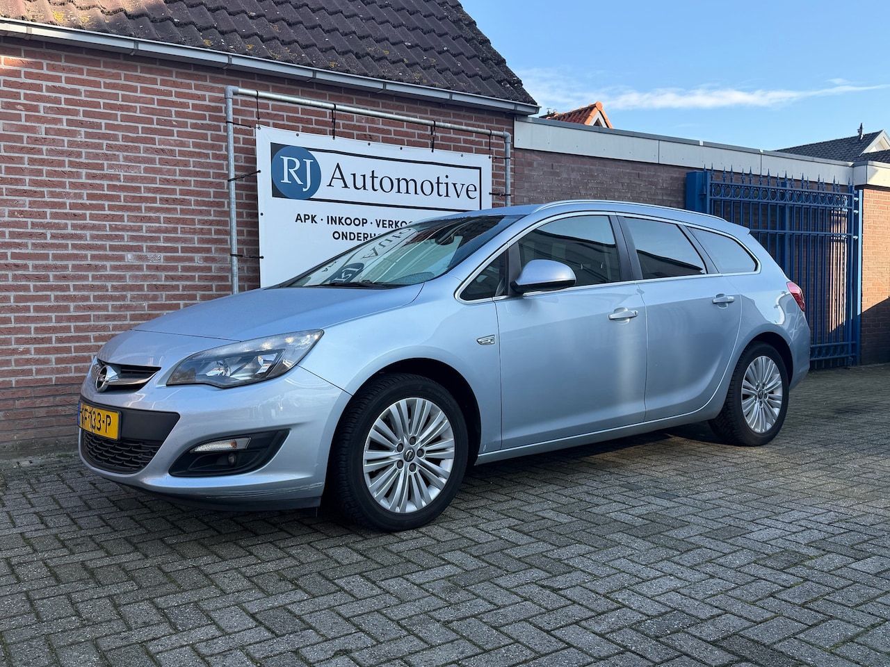 Opel Astra Sports Tourer - 1.6 CDTi Business + APK/NAP/EURO6 - AutoWereld.nl