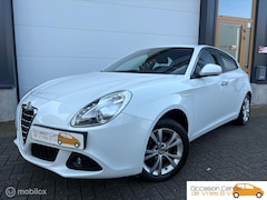 Alfa Romeo Giulietta - 1.4 AircoVelgenNaviLederParksensorLED