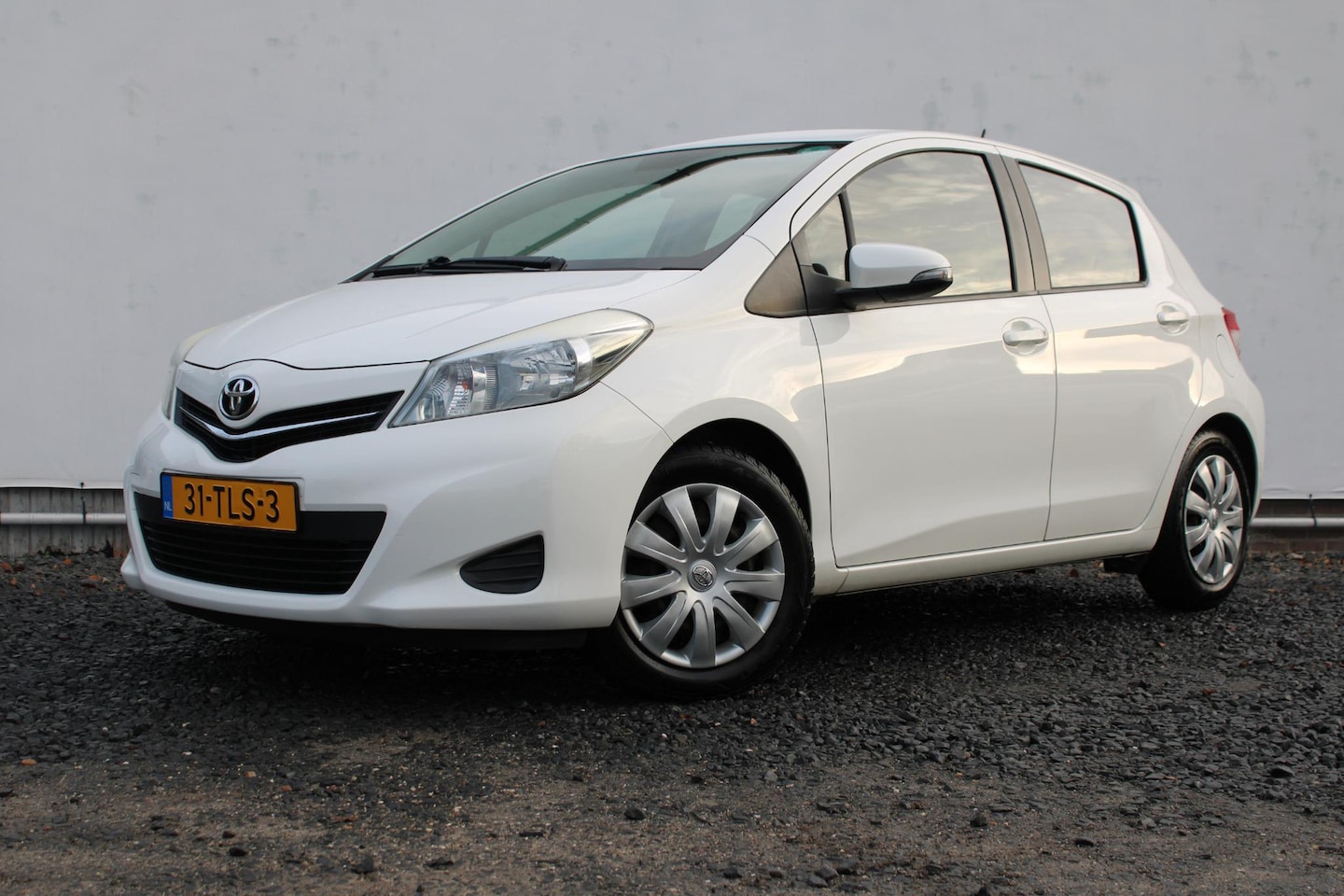 Toyota Yaris - 1.3 VVT-i Aspiration Automaat, Navigatie, Netjes Onderhouden - AutoWereld.nl