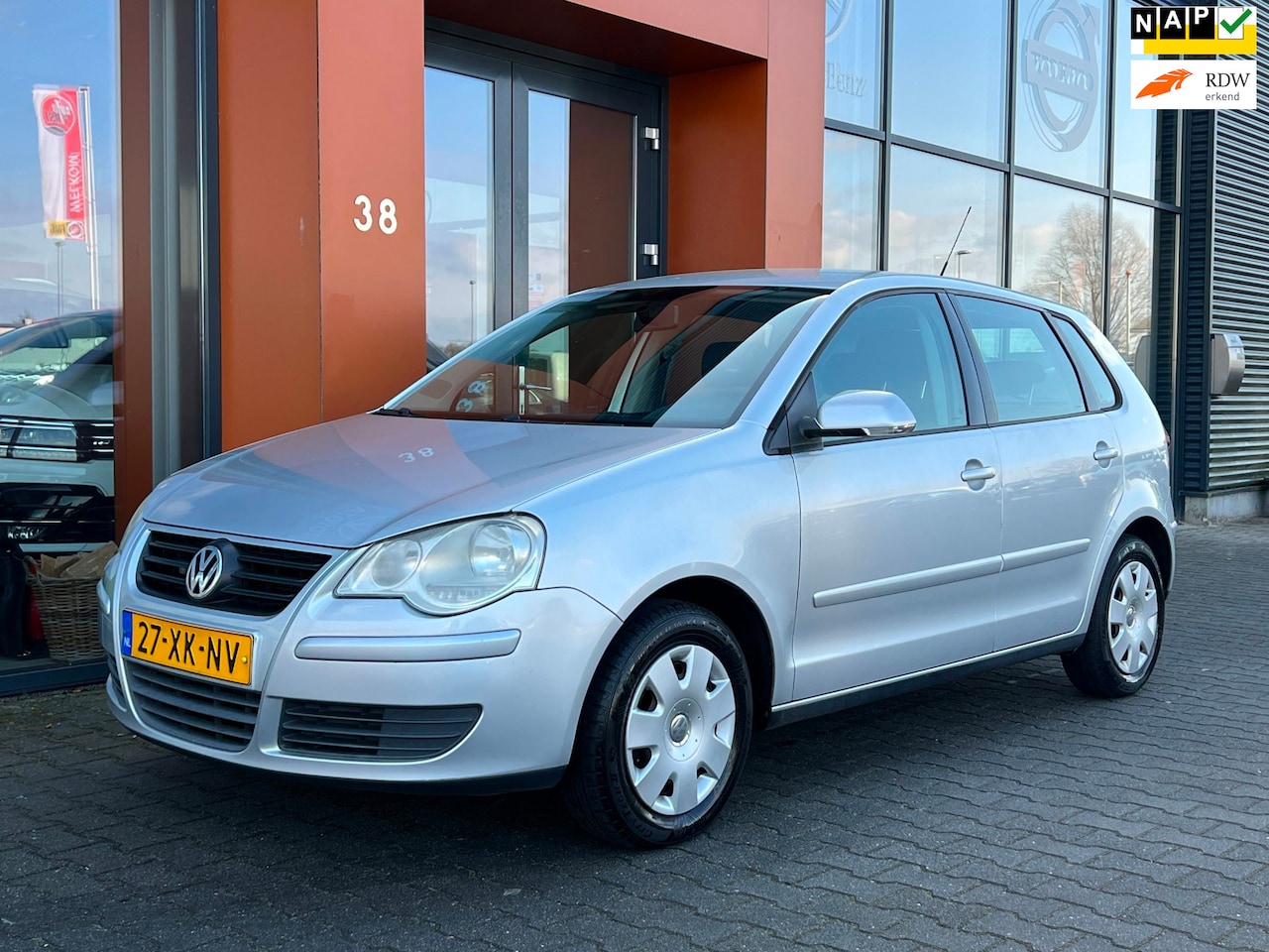 Volkswagen Polo - 1.4-16V|Trekhaak|Airco|Elek. ramen&spiegels - AutoWereld.nl