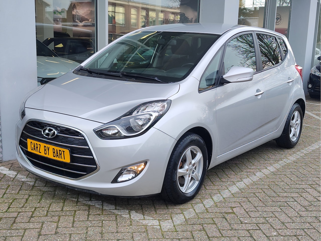 Hyundai ix20 - 1.6i GO! AUTOMAAT Stoel + Stuurverwarming | Clima | Navi - AutoWereld.nl
