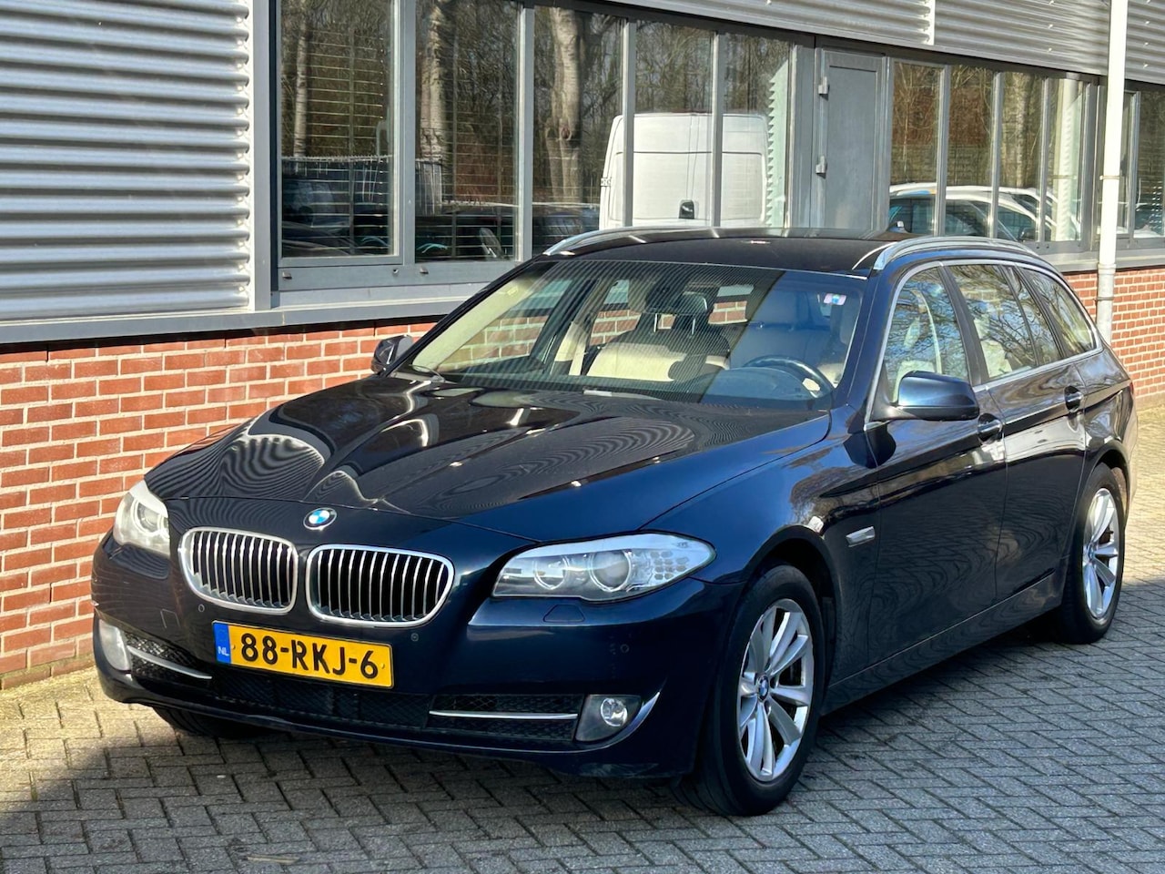 BMW 5-serie - 523I High Executive Navi Clima - AutoWereld.nl