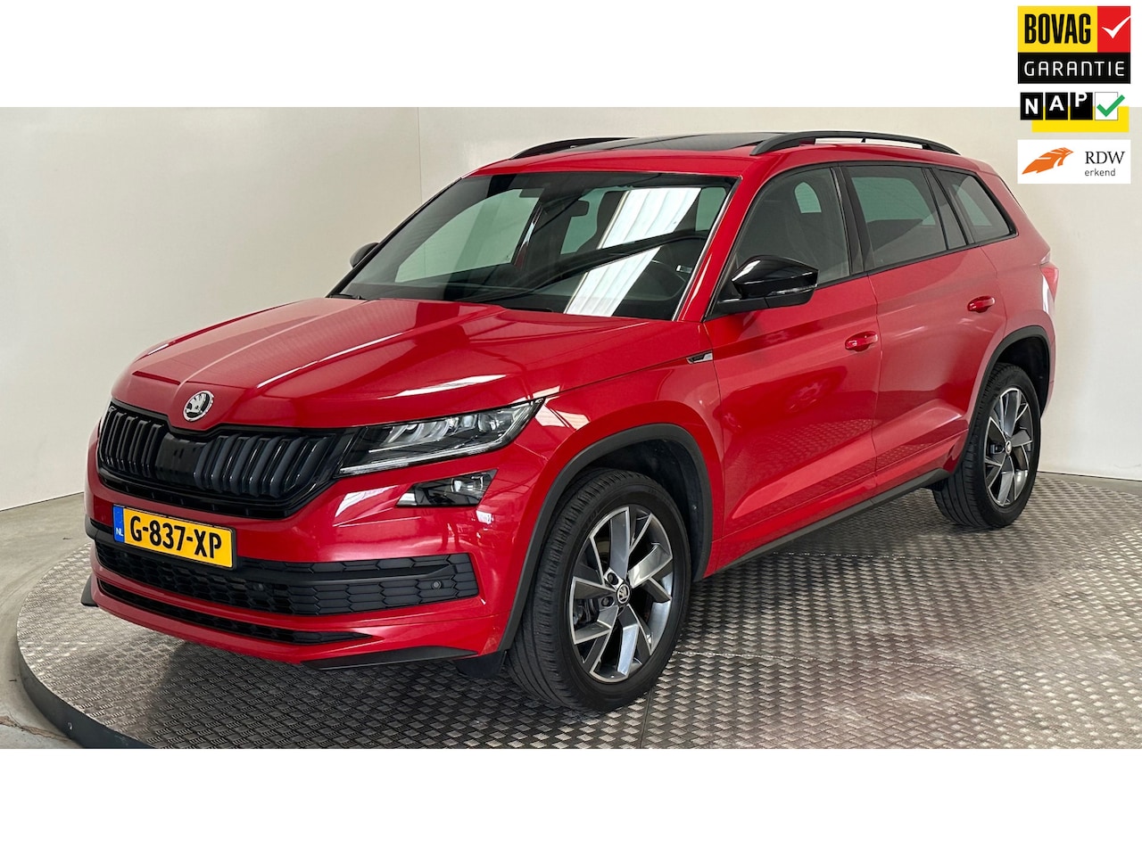 Skoda Kodiaq - 1.5 TSI Sportline Business benzine automaat navigatie panoramadak parkeersensoren stoelver - AutoWereld.nl