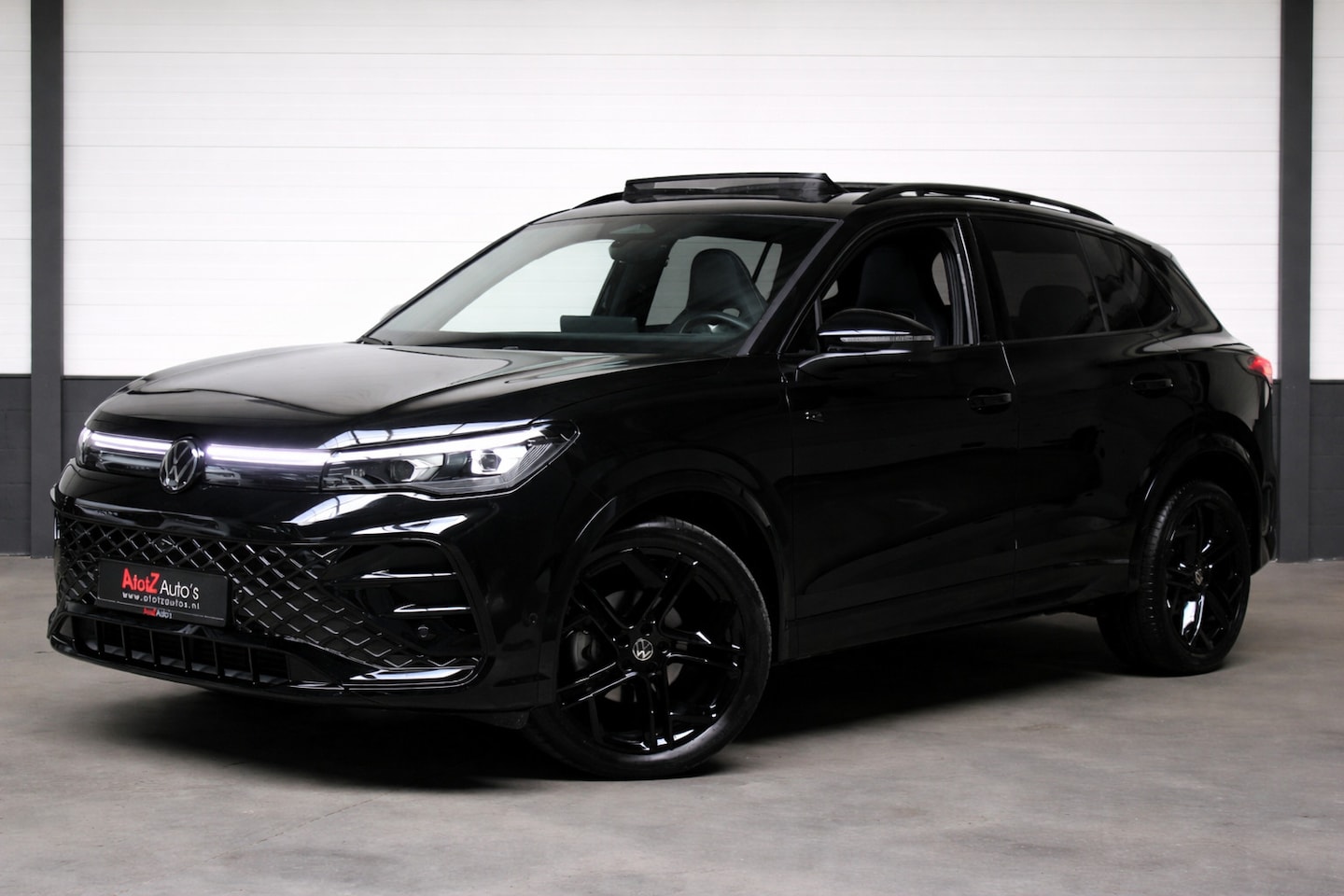 Volkswagen Tiguan - 1.5 eTSI R-Line |Pano|H&K|360|ACC|Massage - AutoWereld.nl