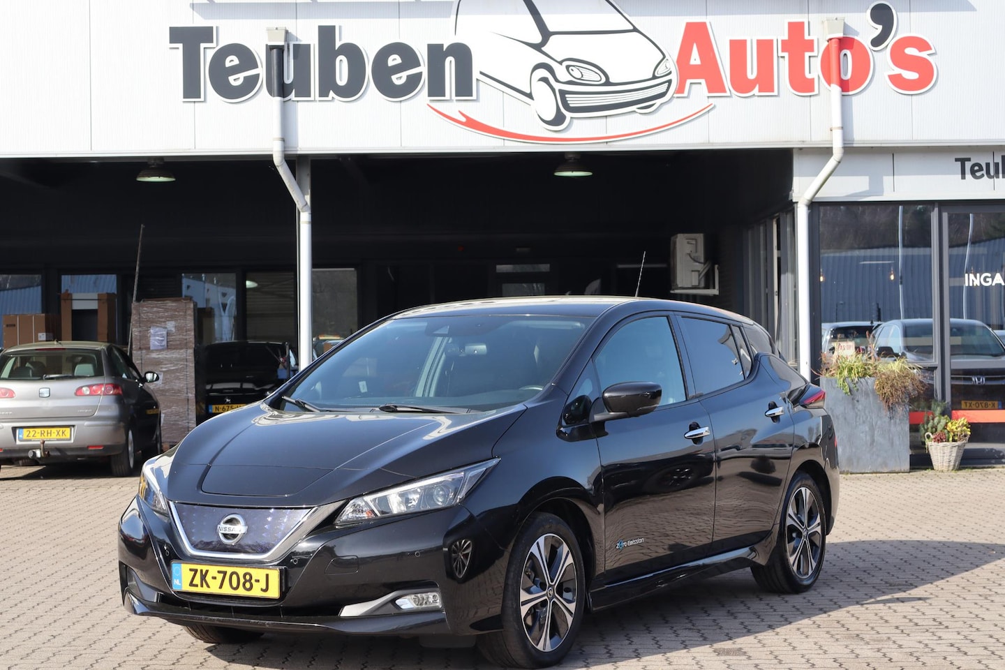 Nissan LEAF - N-Connecta 40 kWh 85% SOH, 360 Camera, Navigatie, Stoelverwarming, Lederen interieur, Clim - AutoWereld.nl