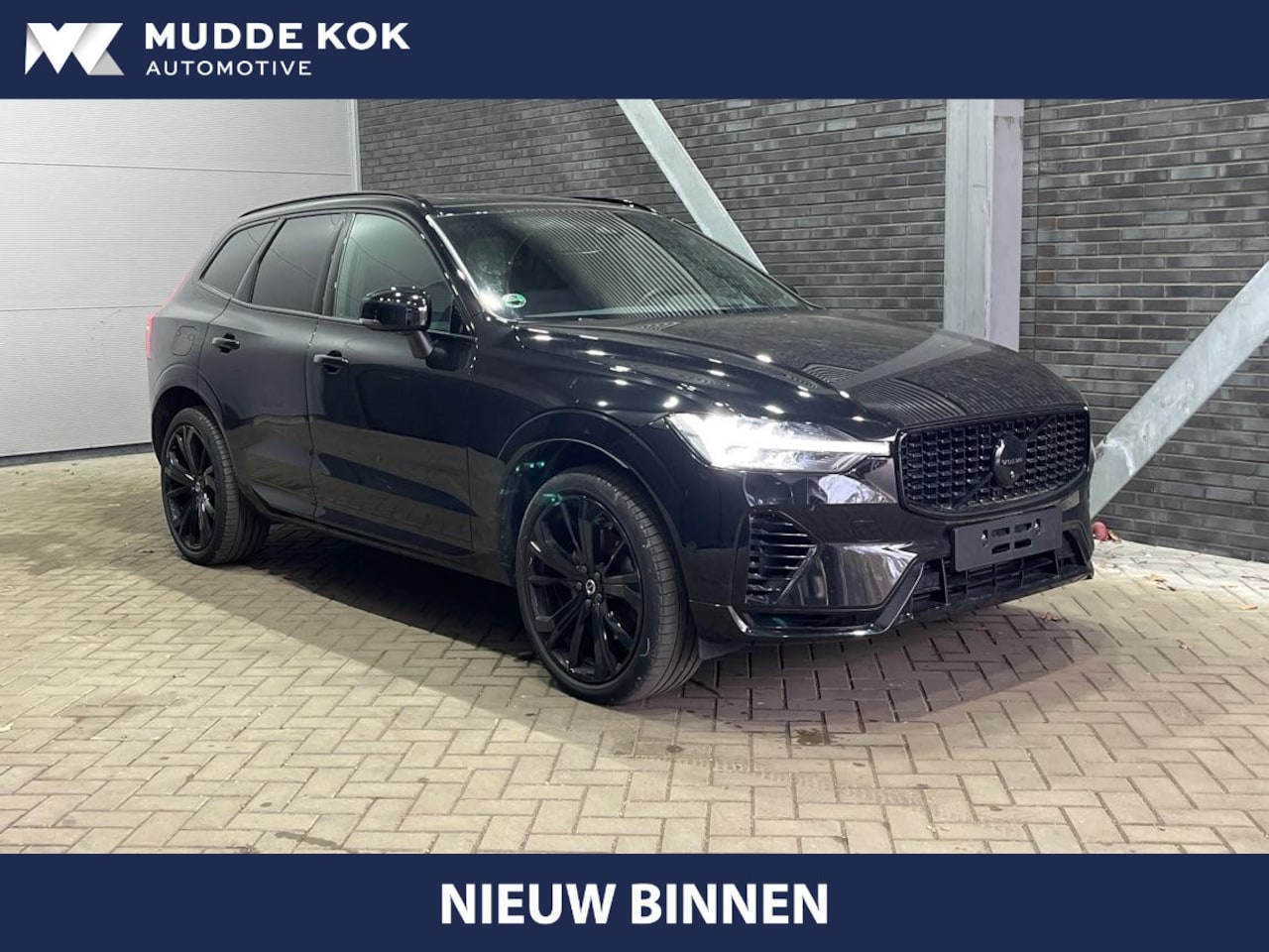 Volvo XC60 - T8 Plug-in hybrid Ultra Black Edition | Head-Up | Trekhaak | 360° Camera | Panoramadak | S - AutoWereld.nl