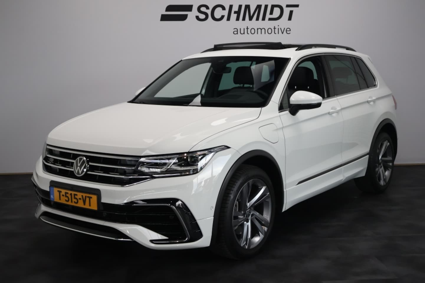 Volkswagen Tiguan - 1.4 TSI eHybrid R Business+ | Panoramdak | Trekhaak | Head Up - AutoWereld.nl