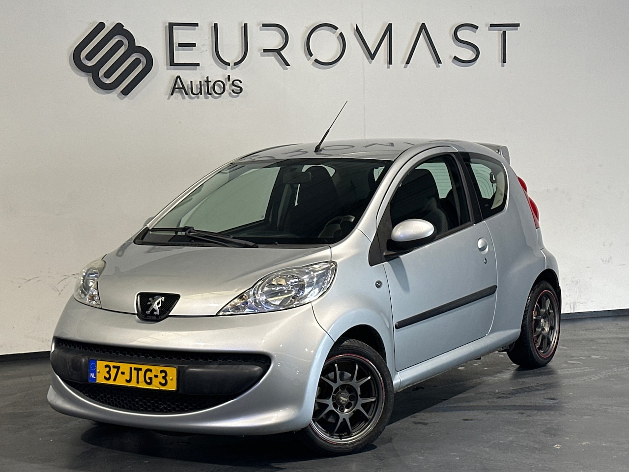 Peugeot 107 - 1.0-12V XR Airco Elektrische Ramen Nieuwe Apk - AutoWereld.nl