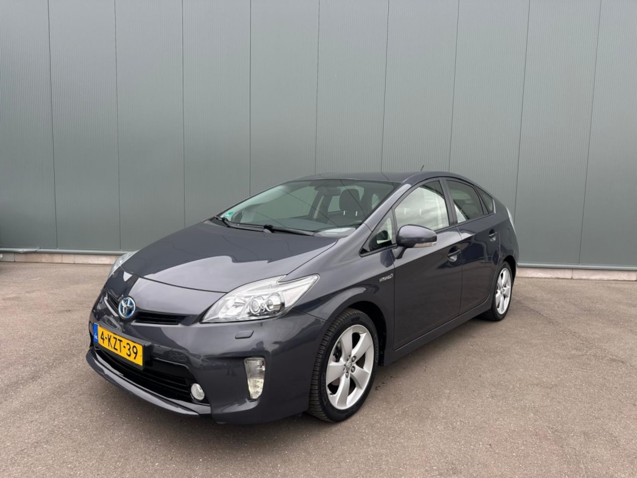 Toyota Prius - 1.8 Comfort ONDERHOUDSBOEKJE | CAMERA | HUD ! - AutoWereld.nl