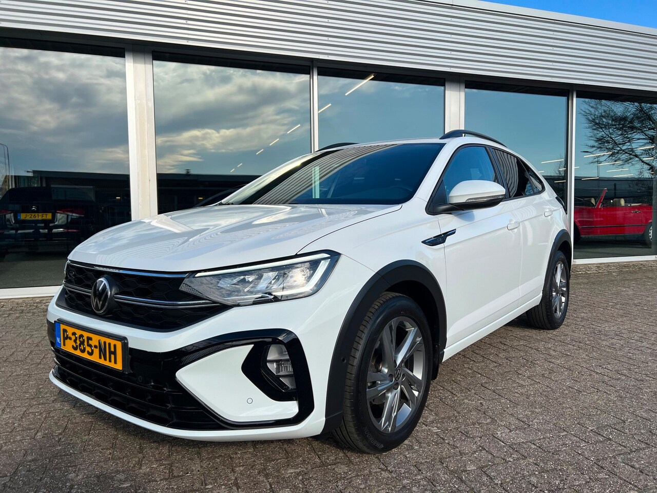 Volkswagen Taigo - 1.0 TSI R-Line 110 PK Automaat, Virtual Cockpit - AutoWereld.nl