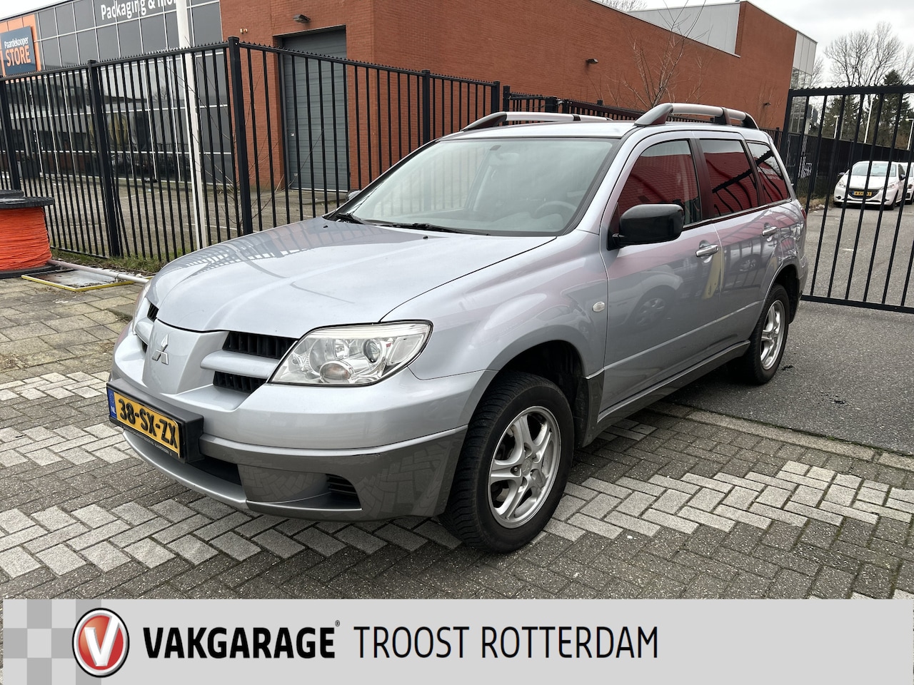 Mitsubishi Outlander Sport - 2.0 Invite+ | Airco | Trekhaak | APK TOT 16-06-2026 | Radio/MP3 | Elek. ramen | Inruilkoop - AutoWereld.nl