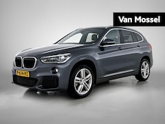 BMW X1 - sDrive20i High Executive | Automaat | LMV | Trekhaak | Leder | Parkeer sensoren | Camera |
