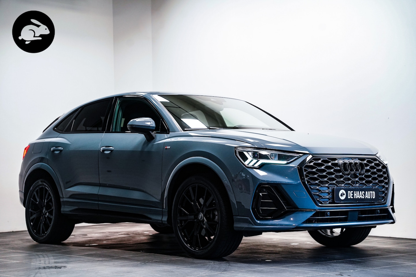 Audi Q3 Sportback - 45 TFSI e S-Line *Kemora Grey*|20 inch|Camera - AutoWereld.nl