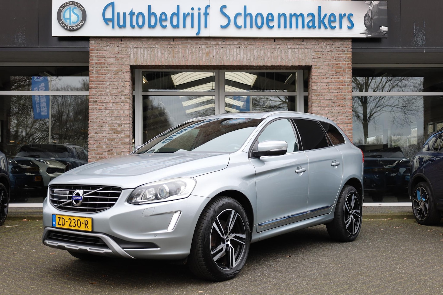 Volvo XC60 - 2.0 D4 FWD Ocean Race TREKHAAK MEMORY PANO CAMERA LEER ACC BLISS LANE-ASSIST CLIMA NAVI 2X - AutoWereld.nl