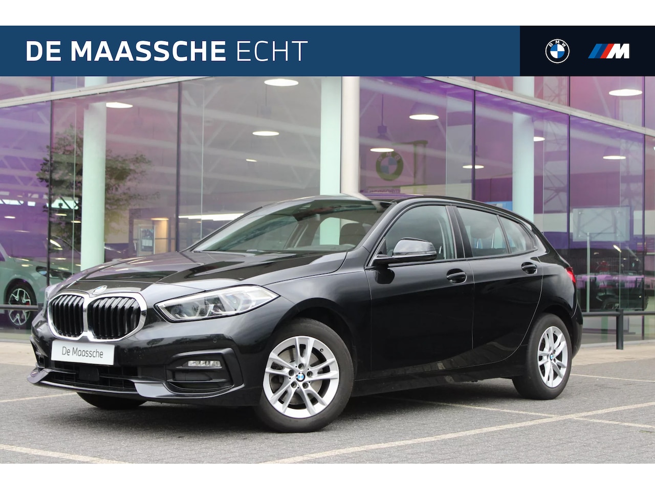 BMW 1-serie - 118i Sport Line Automaat / Sportstoelen / Head-Up / Stoelverwarming / LED / Live Cockpit P - AutoWereld.nl