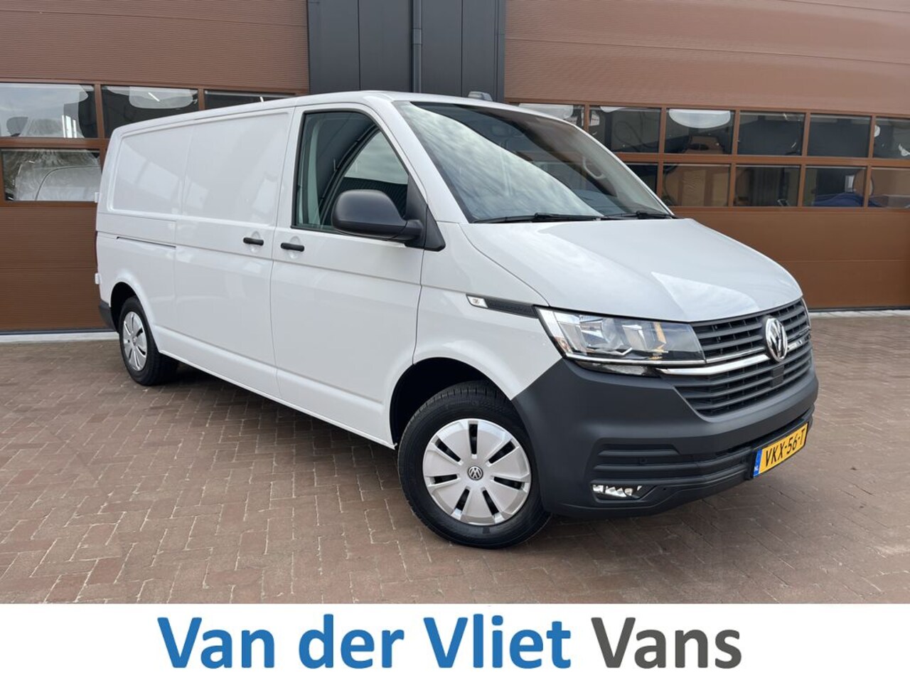 Volkswagen Transporter - T6.1 2.0 TDI 150pk E6 L2 Lease €421 p/m, Airco, Navi, PDC, Sortimo inrichting, Trekhaak, V - AutoWereld.nl