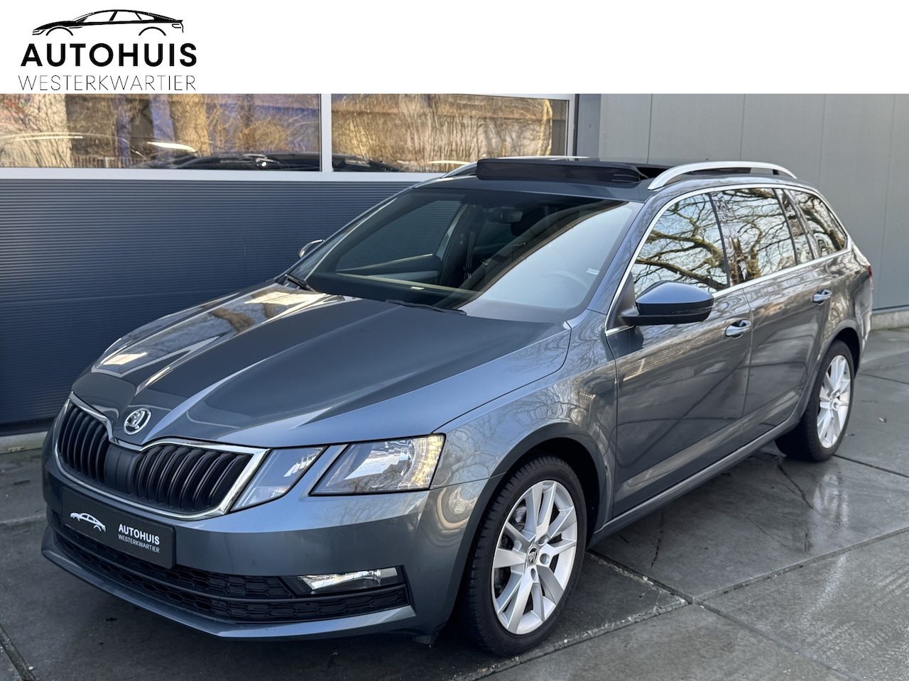 Skoda Octavia Combi - 1.5 TSI 150pk DSG Sport Business Panoramadak Stoelverwarming Voorruitverwarming navigatie - AutoWereld.nl