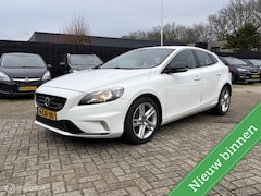 Volvo V40 - 2.0 D4 R-Design NAVI / CLIMA / CRUISE / TR.HAAK /