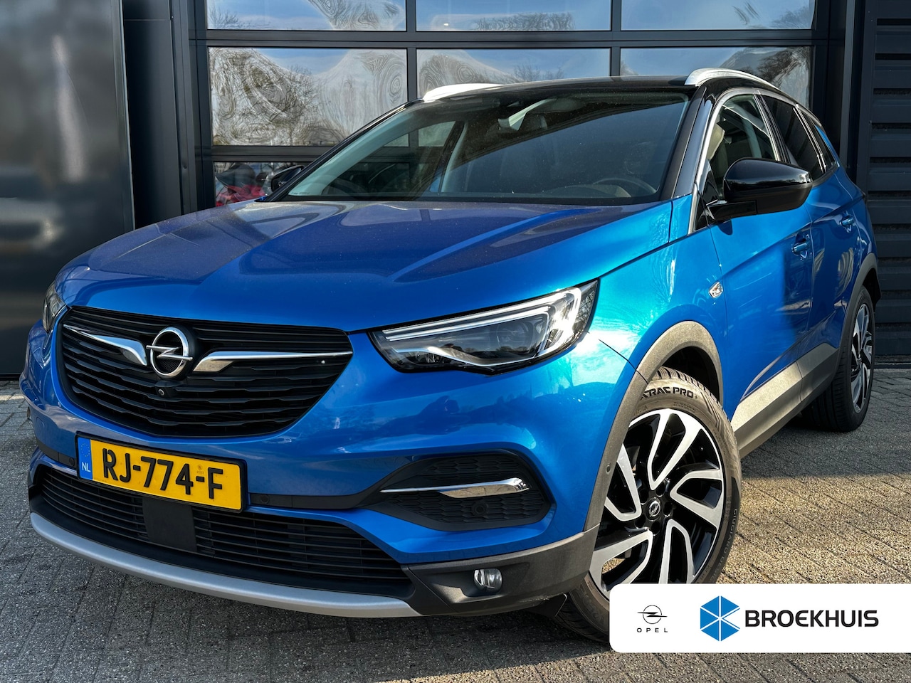 Opel Grandland X - 1.2 130 PK Turbo Innovation+ | TREKHAAK| LEDEREN AGR COMFORTSTOELEN| VOORRUIT, STUUR, STOE - AutoWereld.nl