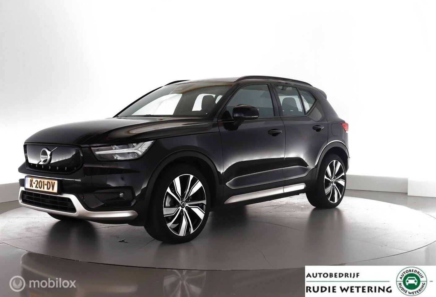 Volvo XC40 - Recharge P8 408PK AWD R-Design leer|pano|leer|led|cam360|acc|lmv20 - AutoWereld.nl