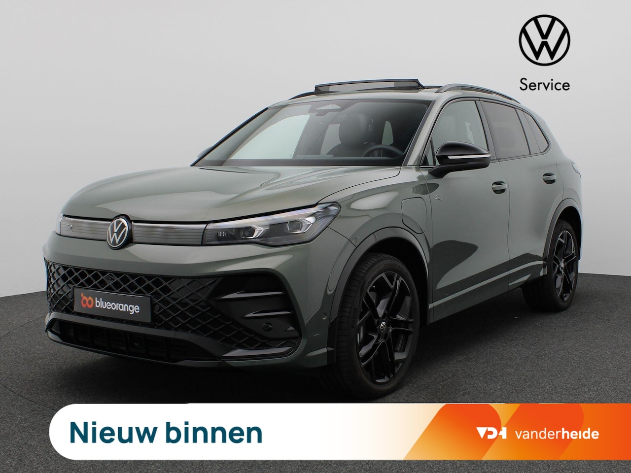 Volkswagen Tiguan - 1.5 eHybrid R-Line Edition 272PK DSG Pano-Schuifdak, Black Style, Trekhaak, 20" LM Velgen, - AutoWereld.nl