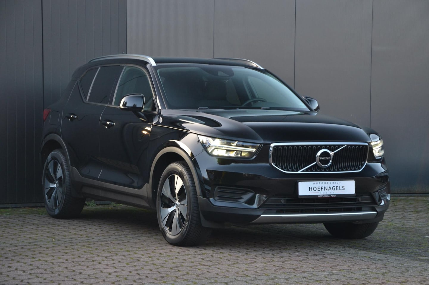 Volvo XC40 - 1.5 T2 Momentum Business * Automaat * Navi * Camera * - AutoWereld.nl