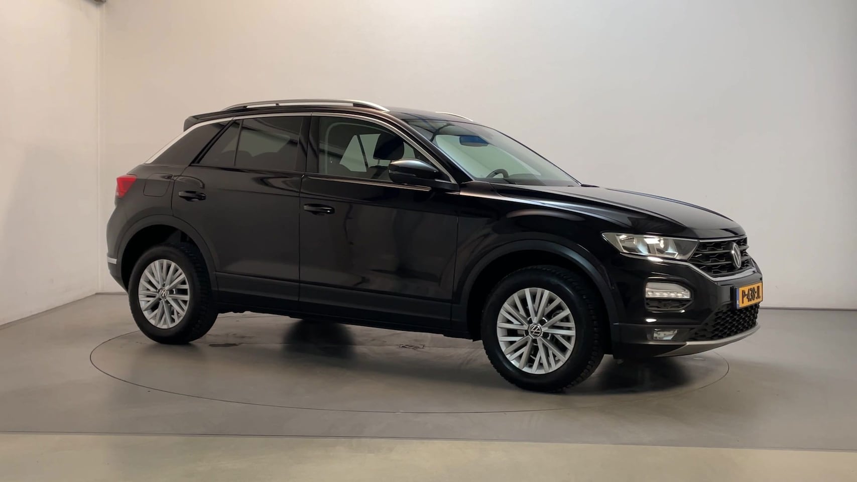 Volkswagen T-Roc - 1.0 TSI Style Business Camera Navigatie DAB+ App-Connect - AutoWereld.nl