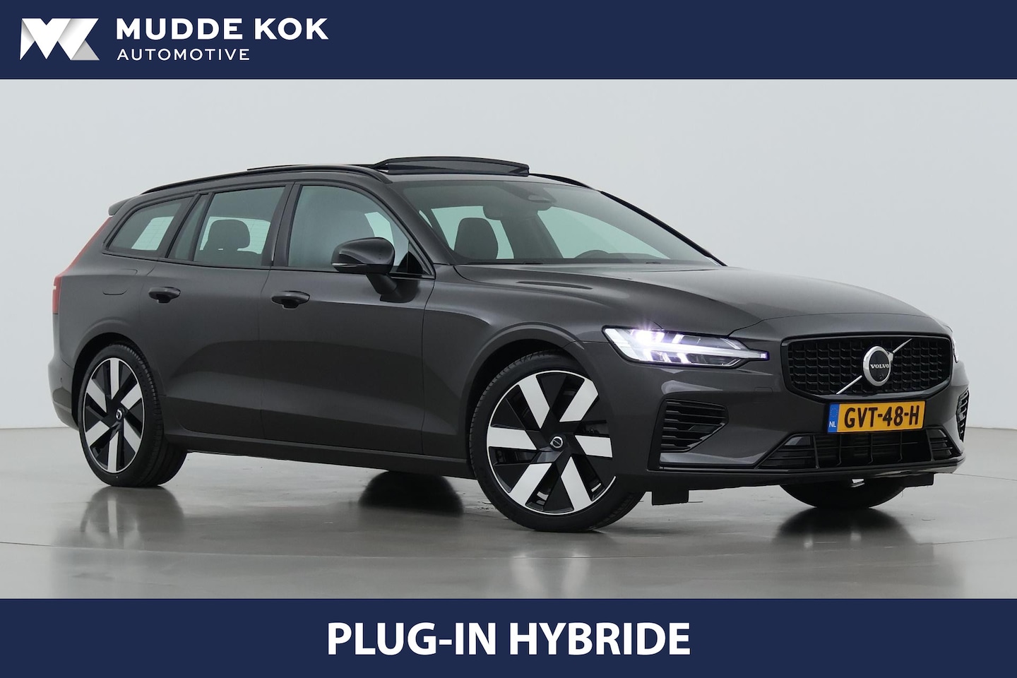 Volvo V60 - T6 Plug-in hybrid Plus Dark | Panoramadak | Trekhaak | 360° Camera | ACC | harman/kardon - AutoWereld.nl