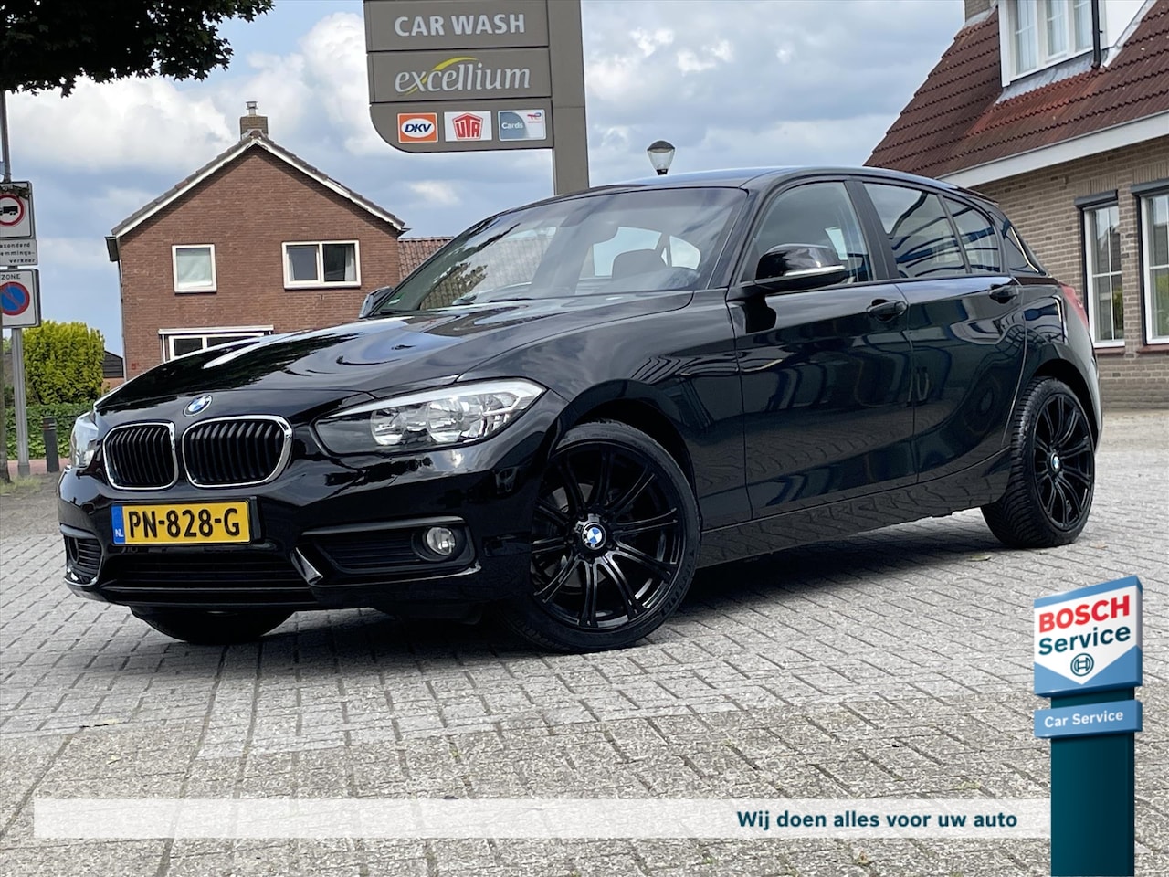 BMW 1-serie - 116I M-Sport / Stoelverwarming / Trekhaak / Navi / Clima / Cruise / Pdc / 18*Inch - AutoWereld.nl